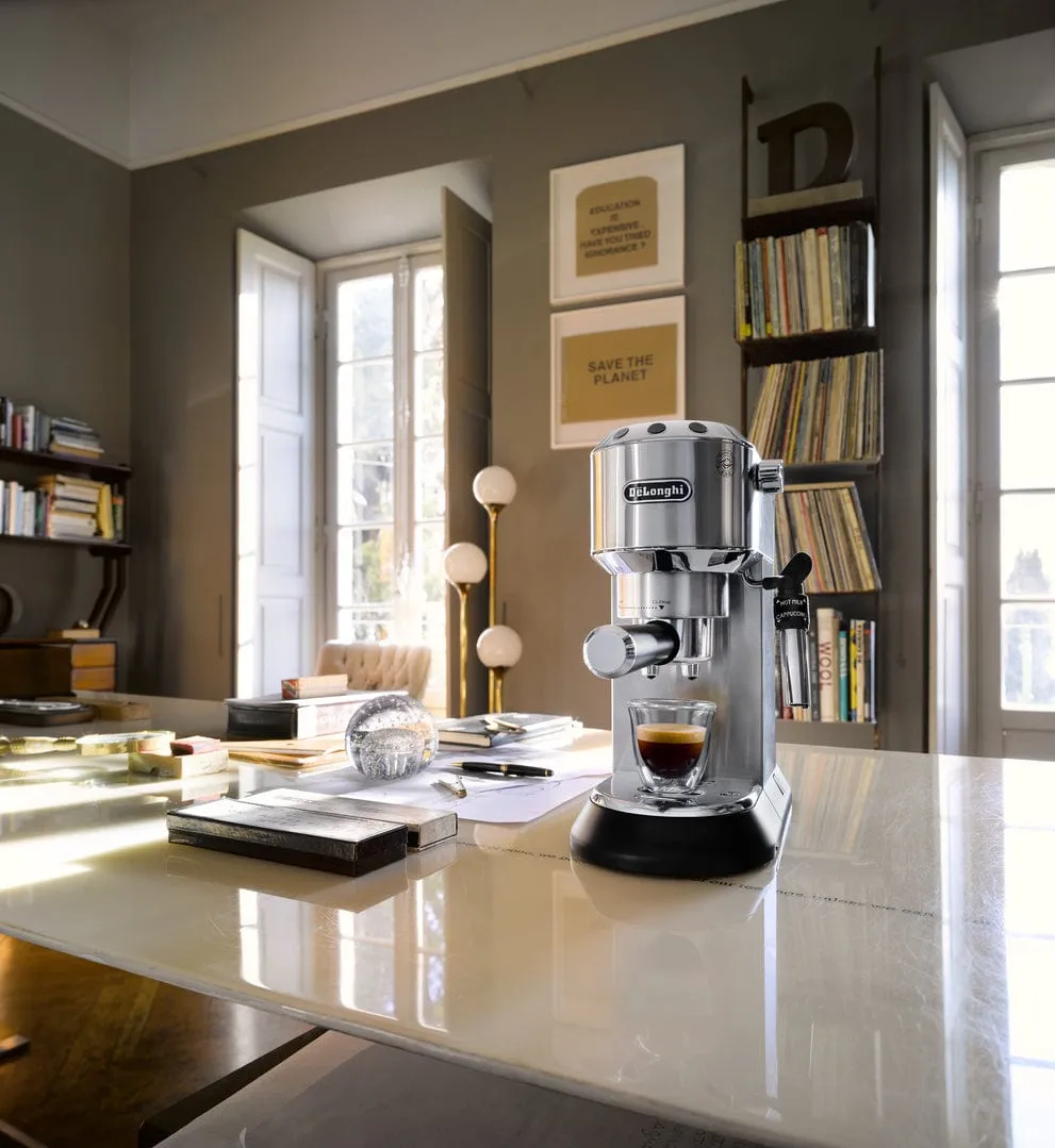 De'Longhi Pump Espresso Coffee Machine Ec685.M   De'Longhi Electric Coffee Grinder Kg210