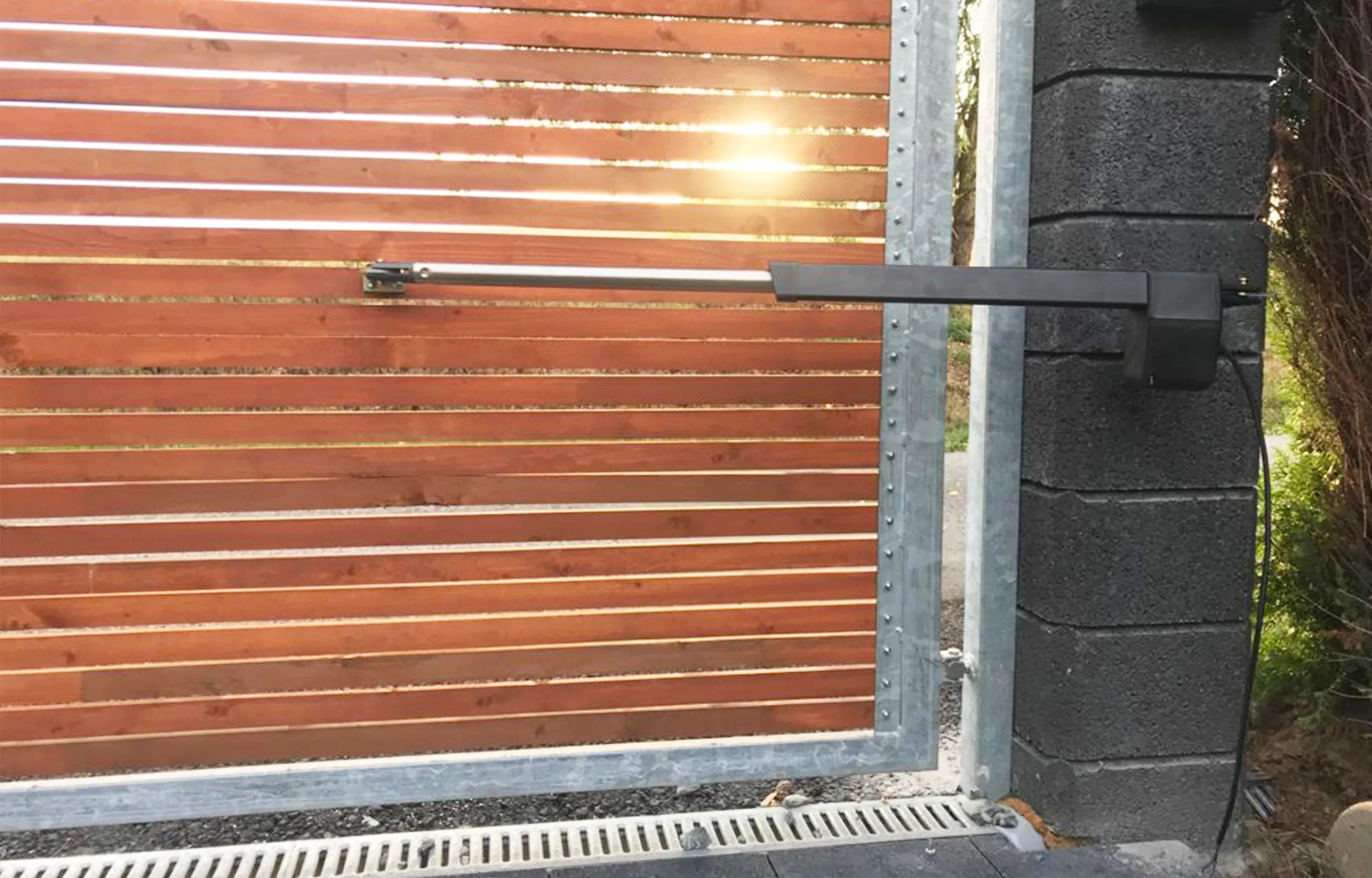 HC812-400 SOLAR