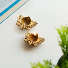 'Lotus Shaped' Hand-Carved Brass Diya (Hand-Etched, 222 grams)