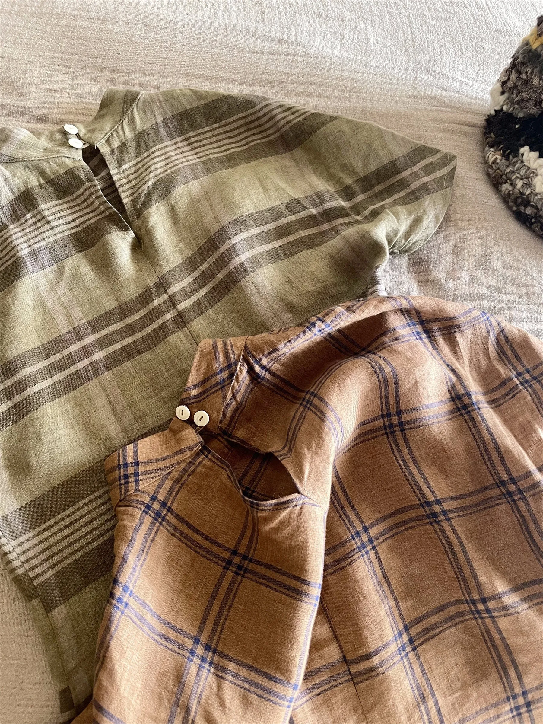 Waiting for Leisure 山月等闲 1930s Inspired Pure Linen Flannel Bottleneck Qipao