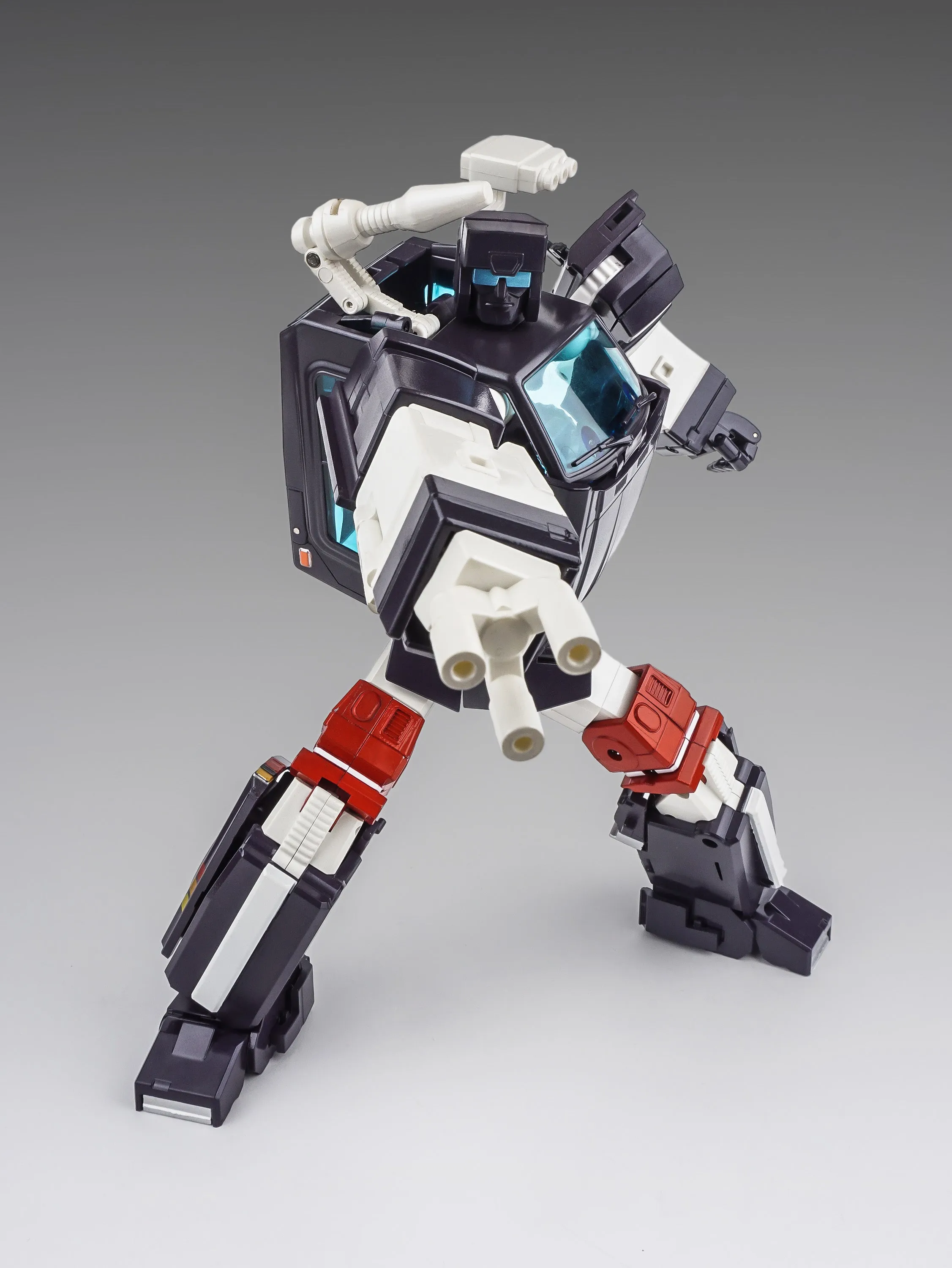 X-Transbots - MX-8T Aegis (Cartoon Version)