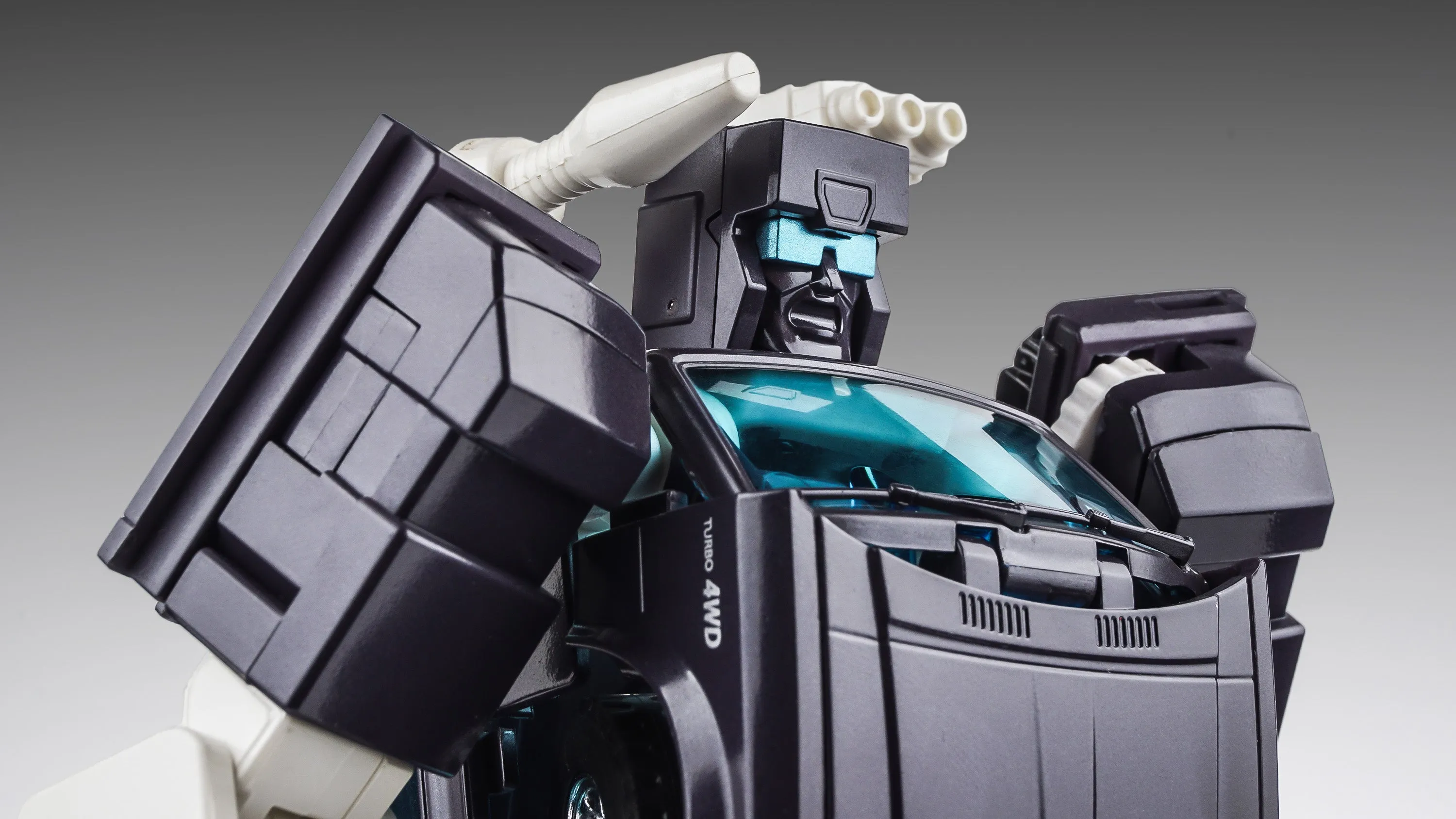 X-Transbots - MX-8T Aegis (Cartoon Version)