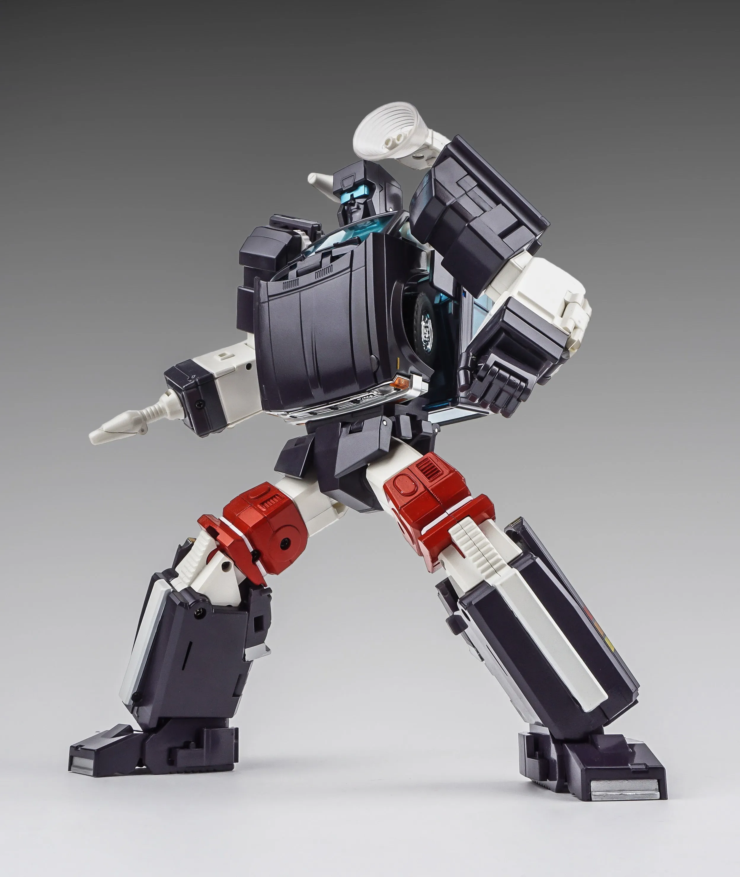 X-Transbots - MX-8T Aegis (Cartoon Version)