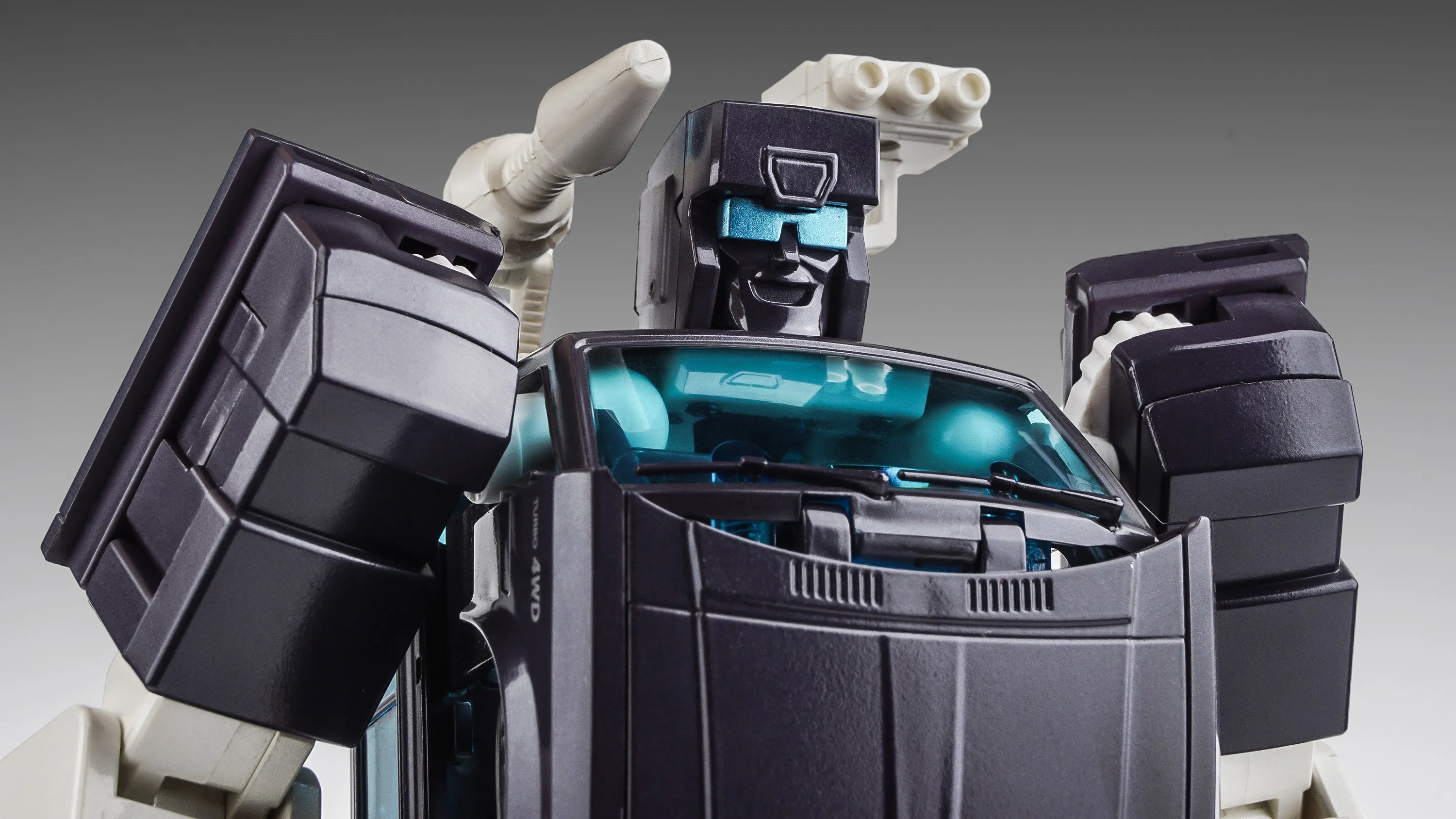 X-Transbots - MX-8T Aegis (Cartoon Version)